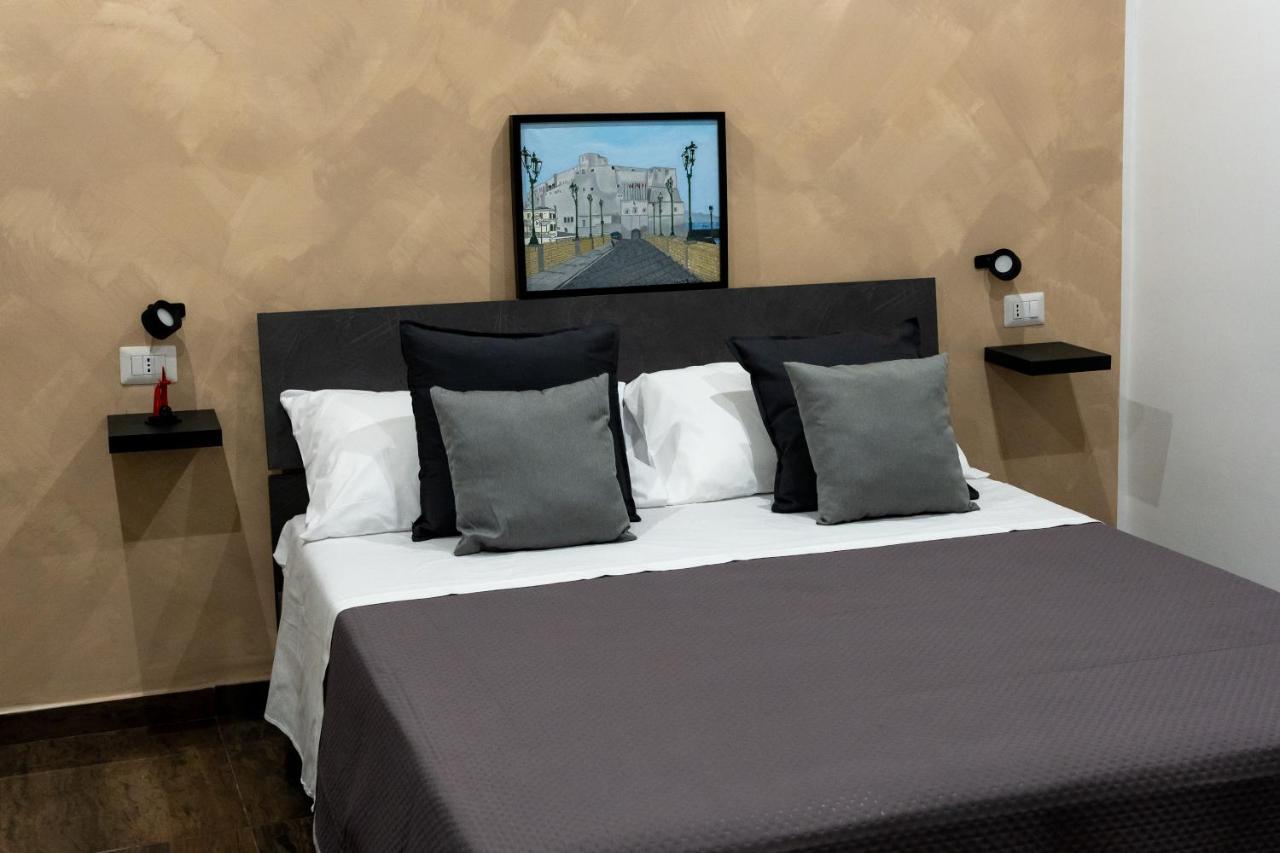 B&B Santa Lucy L.A.M. Napoli Dış mekan fotoğraf