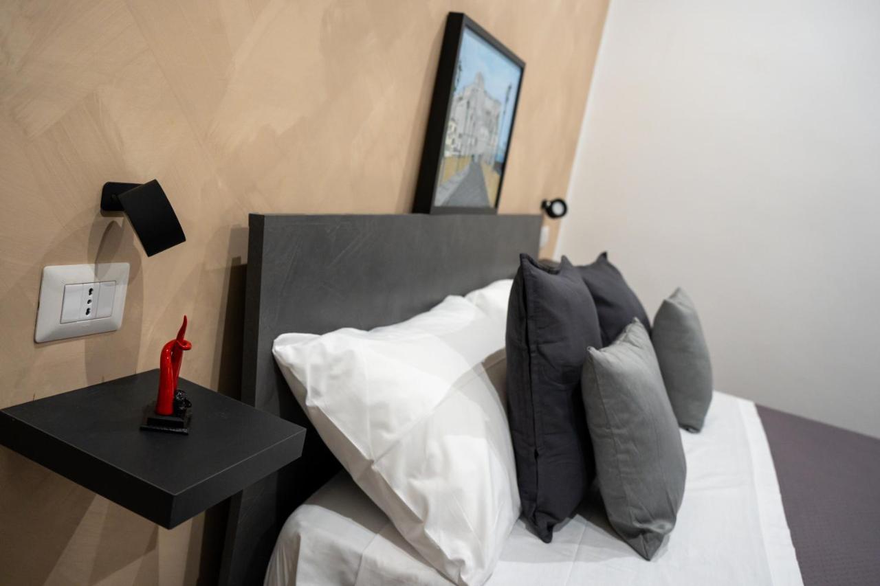 B&B Santa Lucy L.A.M. Napoli Dış mekan fotoğraf