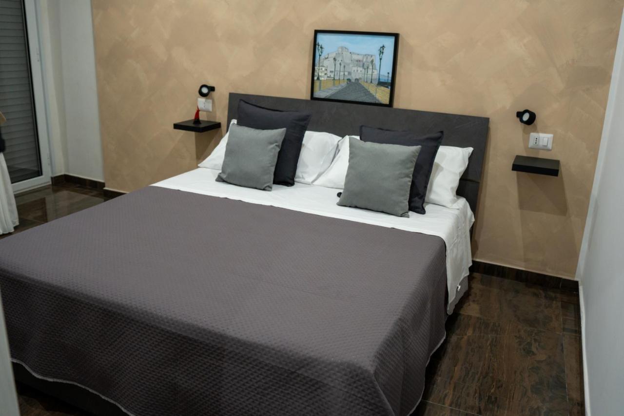 B&B Santa Lucy L.A.M. Napoli Dış mekan fotoğraf