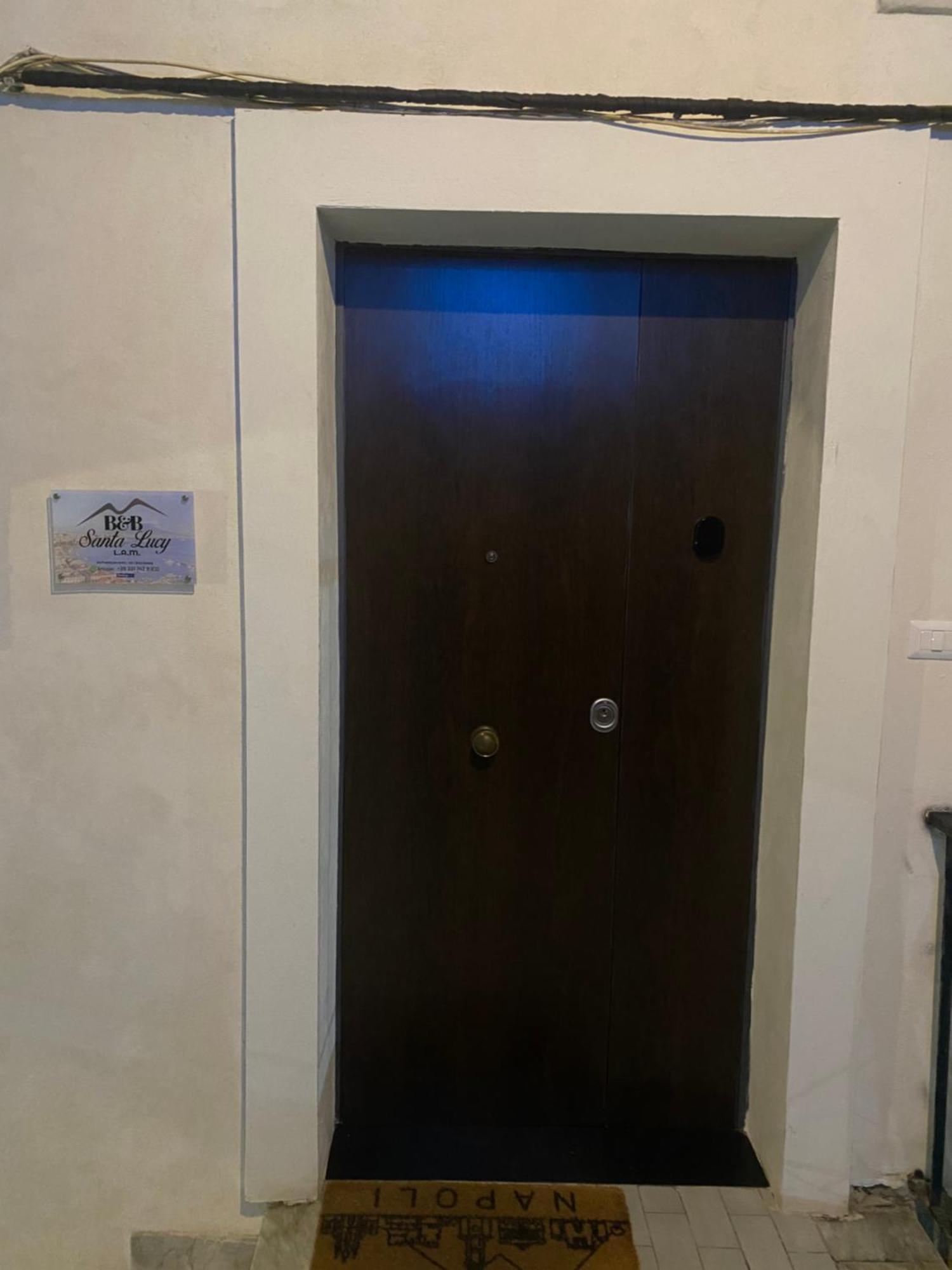 B&B Santa Lucy L.A.M. Napoli Dış mekan fotoğraf